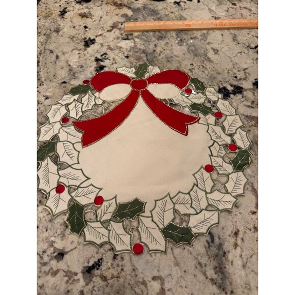 2 VTG Wreath Rhapsody Christmas cut out wreath Placemats holiday table top NoS - Picture 5 of 11